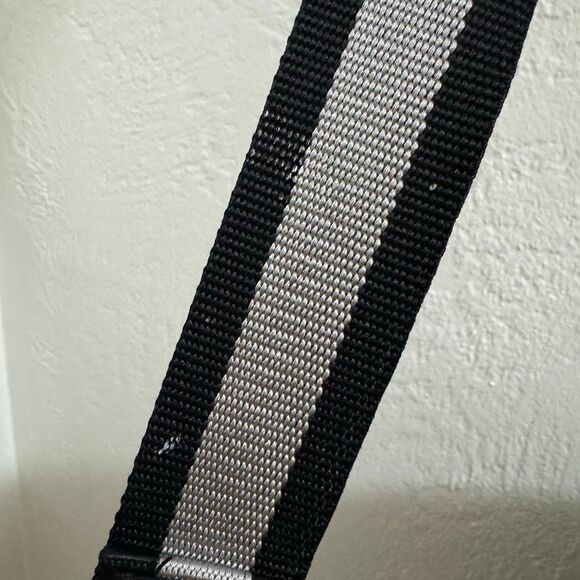 Zūda Bronze Metallic Quilted Nylon Crossbody Carryall Bag - Picture 3 of 8